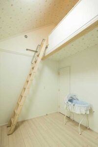 かっこいい工務店　埼玉　デザインハウス・エフ　建築実例　23　プロヴァンス　内観　子供部屋　ロフト