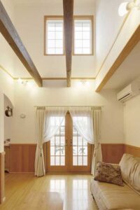 かっこいい工務店　埼玉　デザインハウス・エフ　施工実例　17　新築　戸建　アメリカン　内観　吹き抜け　リビング　2