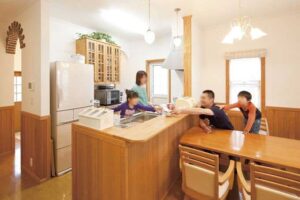 かっこいい工務店　埼玉　デザインハウス・エフ　施工実例　17　新築　戸建　アメリカン　内観　ダイニング　キッチン