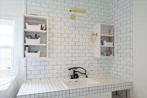 かっこいい工務店　埼玉　デザインハウス・エフ　施工実例　14　新築　戸建　インナーガレージ　アメリカン　内観　造作　洗面化粧台　2