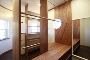 かっこいい工務店　埼玉　デザインハウス・エフ　施工実例　11　プロヴァンス　内観　ウォークインクローゼット