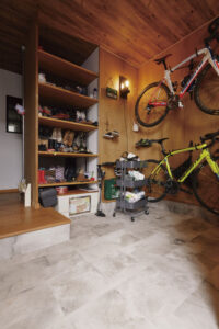 かっこいい工務店　埼玉県　デザインハウス・エフ　施工例　#6　ブルックリン　土間　玄関ホール