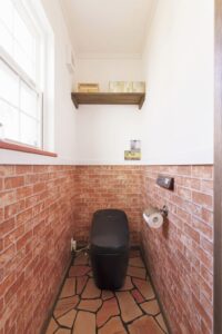 かっこいい工務店　埼玉　デザイン・ハウスエフ　施工実例　13　新築　戸建　プロヴァンス　トイレ