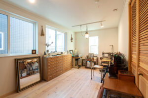 かっこいい工務店　埼玉県　デザインハウス・エフ　施工例　#7　北欧　店舗併用住宅　住居　趣味部屋