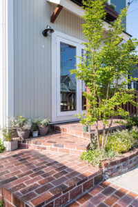 かっこいい工務店　埼玉県　デザインハウス・エフ　施工例　#7　北欧　店舗併用住宅　エントランス　外構　2