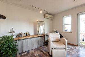 かっこいい工務店　埼玉県　デザインハウス・エフ　施工例　#7　北欧　店舗併用住宅　美容室　内観　4