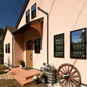 かっこいい工務店　埼玉県　デザインハウス・エフ　施工例　#8　プロヴァンス　外観　玄関　エントランス