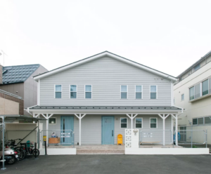 かっこいい工務店　埼玉　デザインハウス・エフ　施工事例　９　新築　戸建て　事務所併用　二世帯　アメリカン　外観