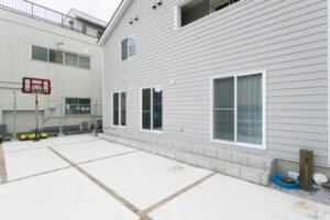 かっこいい工務店　埼玉　デザインハウス・エフ　施工事例　９　新築　戸建て　事務所併用　二世帯　アメリカン　駐車場