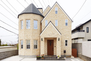 かっこいい工務店　静岡県　北条建設　施工例　#1 英国　コッツウォルズ　　石貼り　外観