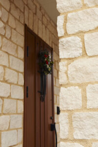 かっこいい工務店　静岡県　北条建設　施工例　#1 英国　コッツウォルズ　　石貼り　外観　玄関ドア