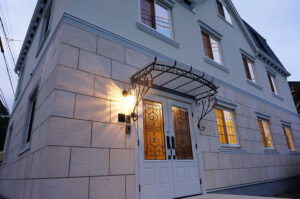 かっこいい工務店　静岡県　北条建設　施工例　#2　パリ　アパルトマン　外観　エントランス　玄関