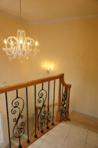 かっこいい工務店　静岡県　北条建設　施工例　#2　パリ　アパルトマン　内観　階段　手摺り