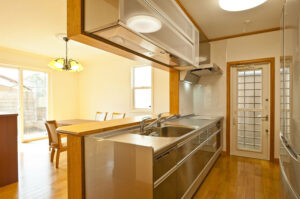 かっこいい工務店　静岡県　北条建設　施工例　#3　ジョージアンスタイル　内観　オープンキッチン