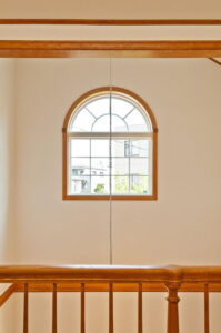 かっこいい工務店　静岡県　北条建設　施工例　#3　ジョージアンスタイル　内観　サークルウィンドウ