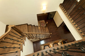 かっこいい工務店　静岡県　北条建設　施工例　#5　新築　戸建　アメリカン　コロニアルスタイル　内観　階段　2