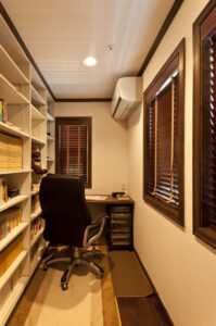 かっこいい工務店　静岡県　北条建設　施工例　#5　新築　戸建　アメリカン　コロニアルスタイル　内観　書斎