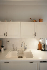 かっこいい工務店　東京都　ジェイプラン　施工例 #1　新築　戸建　プロヴァンス　外観　キッチン　カップボード