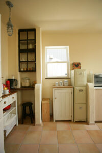 かっこいい工務店　東京都　ジェイプラン　施工例 #5　新築　戸建　プロヴァンス　店舗併用住宅　居住　内観　キッチン