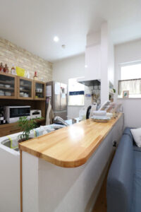 かっこいい工務店　東京　神奈川　ジェイプラン　新築　戸建　分譲住宅　アメリカン　内観　キッチンカウンター