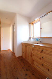 かっこいい工務店　鹿児島県　西郷建築　施工例 #1　新築　戸建　ナチュラル　造作　洗面化粧台