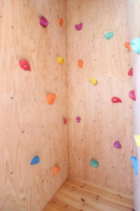 かっこいい工務店　鹿児島県　西郷建築　施工例 #1　新築　戸建　ナチュラル　子供部屋　ボルダリング