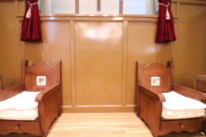 かっこいい工務店　鹿児島県　西郷建築　施工例　＃4　リノベーション　教会　内観　祭壇　6