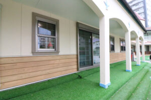 かっこいい工務店　鹿児島県　西郷建築　施工例　＃4　リノベーション　教会　外観　カバードポーチ