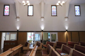 かっこいい工務店　鹿児島県　西郷建築　施工例　＃4　リノベーション　教会　内観　ステンドグラス　2