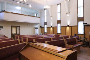 かっこいい工務店　鹿児島県　西郷建築　施工例　＃4　リノベーション　教会　内観　ステンドグラス　4