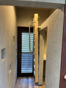 かっこいい工務店　鹿児島県　西郷建築　施工例　＃5　学童保育所　内観　個室　ロフト