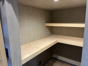かっこいい工務店　鹿児島県　西郷建築　施工例　＃5　学童保育所　内観　収納庫