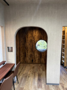 かっこいい工務店　鹿児島県　西郷建築　施工例　＃5　学童保育所　内観　アーチ　小部屋