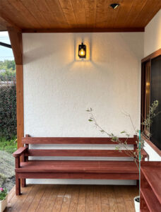 かっこいい工務店　鹿児島県　西郷建築　施工例　＃4　リノベーション　学童保育所　ベンチ