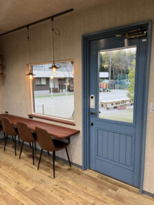 かっこいい工務店　鹿児島県　西郷建築　施工例　＃5　学童保育所　内観　玄関ホール