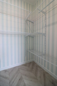 かっこいい工務店　宮城県　トガシホーム　施工例　＃5　チューダー　ウォークインクローゼット