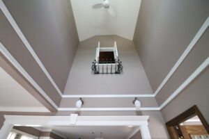 かっこいい工務店　宮城県　トガシホーム　施工例　＃5　チューダー　吹き抜け　リビング　内窓