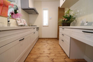 かっこいい工務店　宮城県　トガシホーム　新築　戸建　プロヴァンス　内観　キッチン