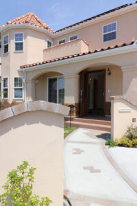 かっこいい工務店　宮城県　トガシホーム　新築　戸建　プロヴァンス　外観　アプローチ