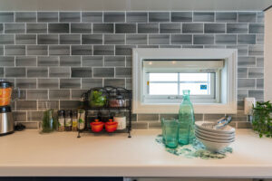 かっこいい工務店　宮城県　トガシホーム　施工例　#7 アメリカン　背面　カップボード