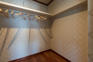 かっこいい工務店　宮城県　トガシホーム　施工例　#7 アメリカン　寝室　ウォークインクローゼット