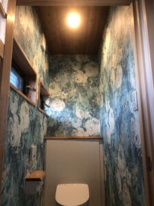 かっこいい工務店　三重県　家作店 辰屋　施工例　#3　新築　戸建　古民家風　アンティーク　内観　トイレ