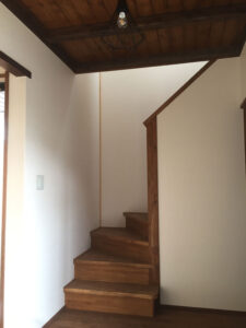 かっこいい工務店　三重県　家作店 辰屋　施工例　#4　新築　戸建　ナチュラルモダン　階段　2