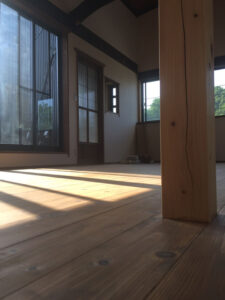 かっこいい工務店　三重県　家作店 辰屋　施工例　#4　新築　戸建　ナチュラルモダン　無垢　フローリング