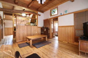 かっこいい工務店　三重県　家作店 辰屋　施工例　#2　リノベーション　戸建　内観　　LDK