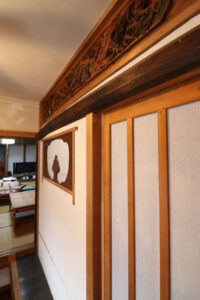 かっこいい工務店　三重県　家作店 辰屋　施工例　#2　リノベーション　戸建　内観　欄間