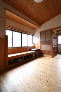 かっこいい工務店　三重県　家作店 辰屋　施工例　#2　リノベーション　戸建　内観　ホール