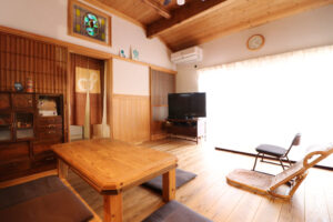 かっこいい工務店　三重県　家作店 辰屋　施工例　#2　リノベーション　戸建　内観　リビング＆ダイニング