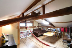 かっこいい工務店　三重県　家作店 辰屋　施工例　#2　リノベーション　戸建　内観　子供部屋　ハンモック