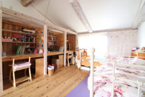 かっこいい工務店　三重県　家作店 辰屋　施工例　#2　リノベーション　戸建　内観　子供部屋